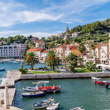 Barcot * Hvar Town